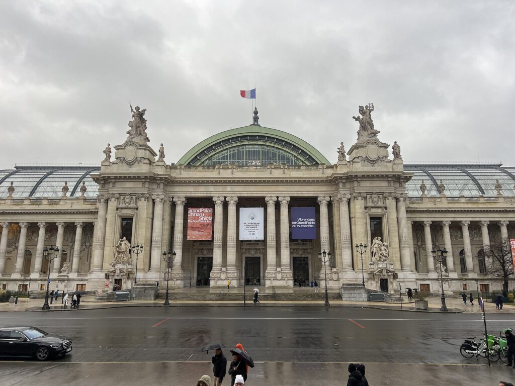 Façade du Grand Palais à Paris, lieu de la foire Art Basel Paris