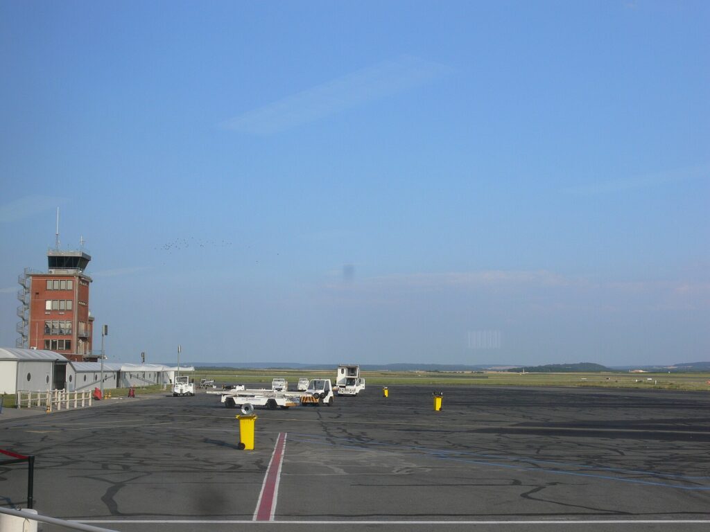 Aéroport de Beauvais-Tillé