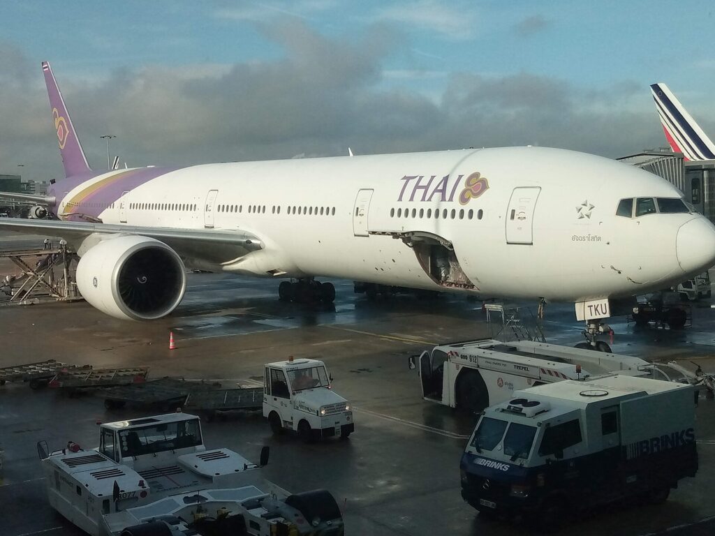 Avions au terminal 2 de l'aéroport Paris-Charles de Gaulle