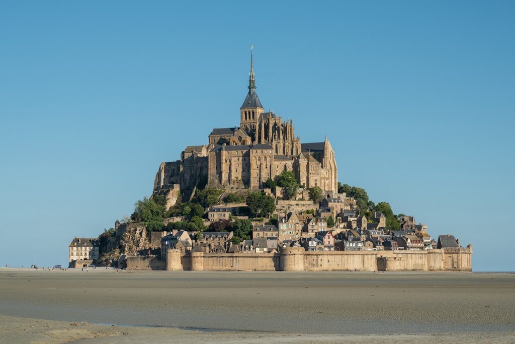 Le Mont-Saint-Michel à marée basse
