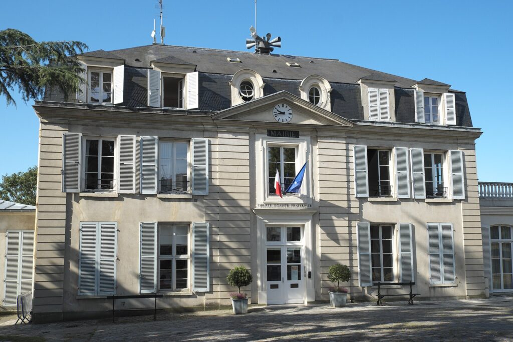VTC Bièvres – Rathaus (mairie) in Bièvres im Département Essonne (Region Île-de-France/Frankreich)