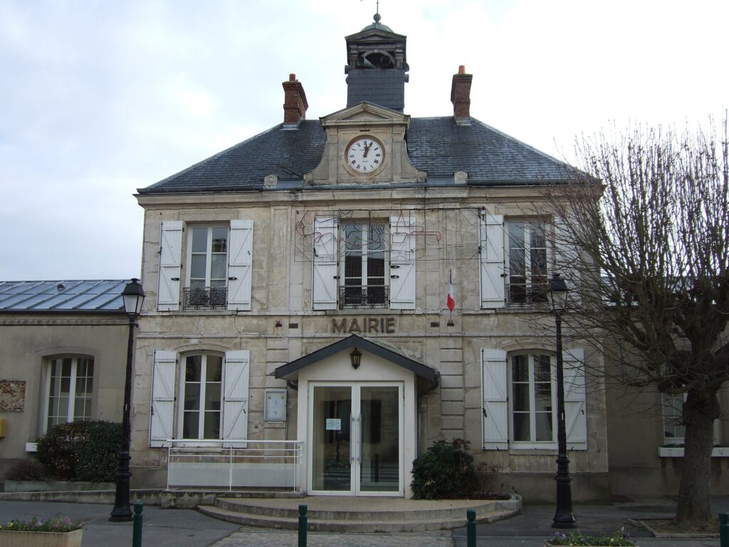 VTC Leuville-sur-Orge – Town Hall of Leuville-sur-Orge (France)