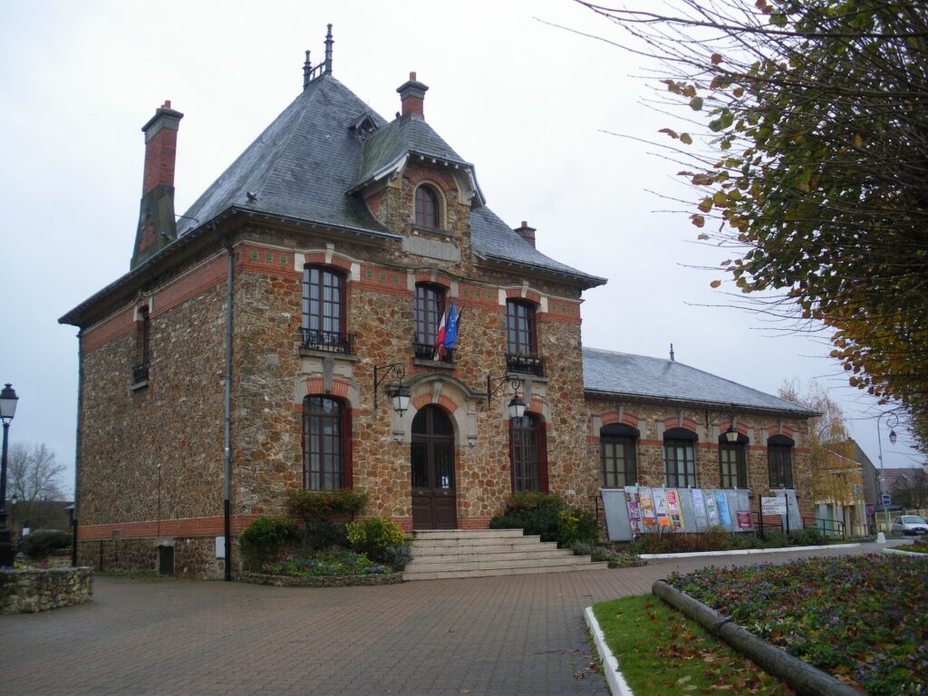 VTC Nozay – Nozay town hall, Essonne, France