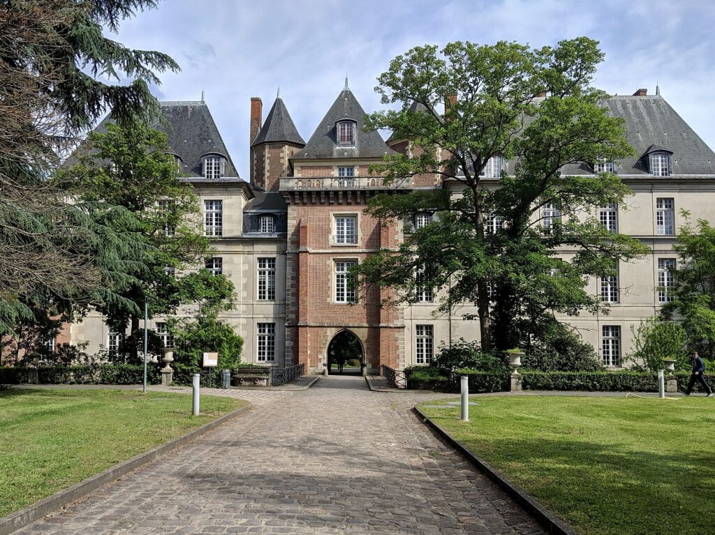 Château de Savigny-sur-Orge (lycée Jean-Baptiste-Corot)