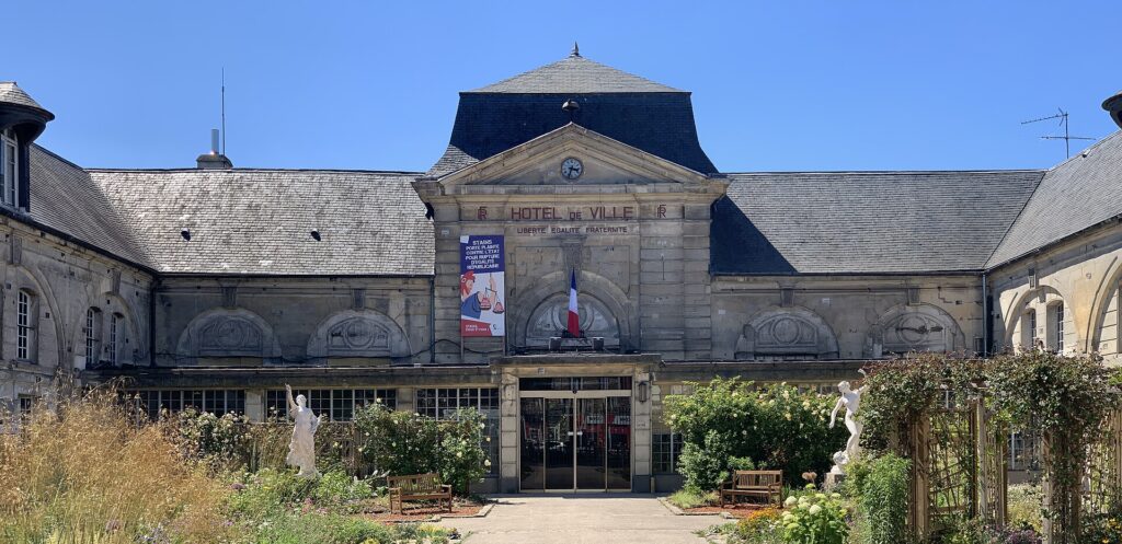 VTC Stains – Hôtel de ville de Stains.