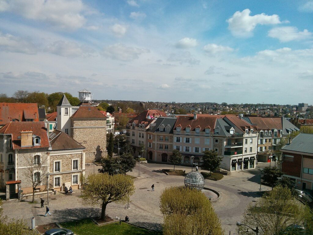 VTC Villiers-sur-Marne – Place Rémoiville in the old city centre of Villiers-sur-Marne, France
