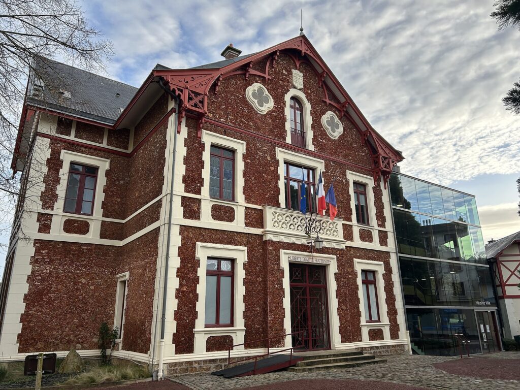 VTC Viroflay – Le « grand chalet », Hôtel de Ville de Viroflay.